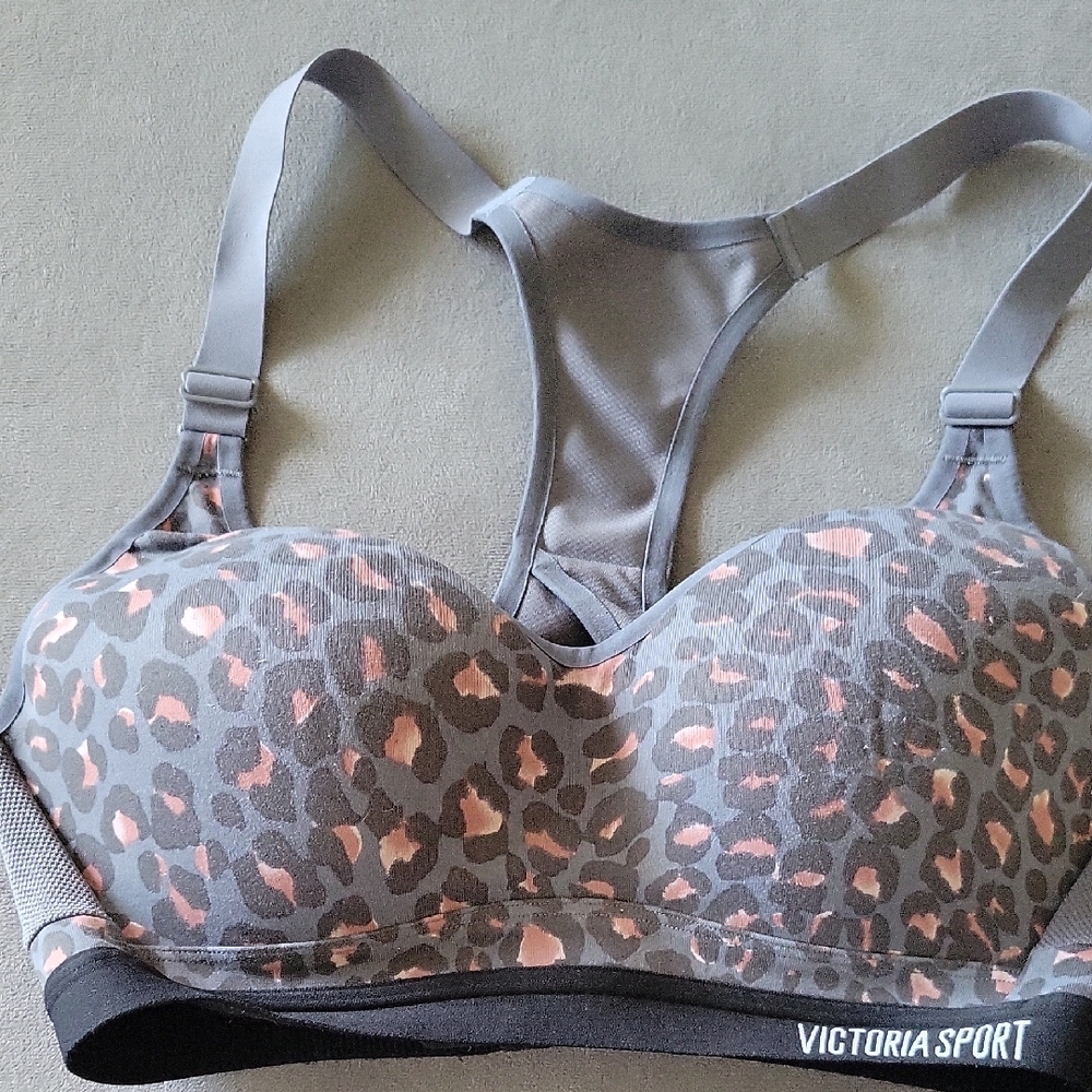 Victoria Sport Bra Leopard Print